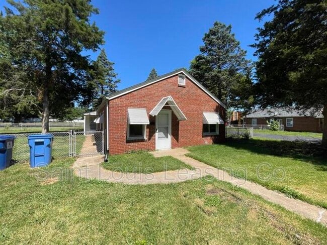 Building Photo - 20 Charlotte Dr