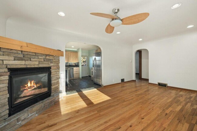 Foto del edificio - 1605 Jackson Ave