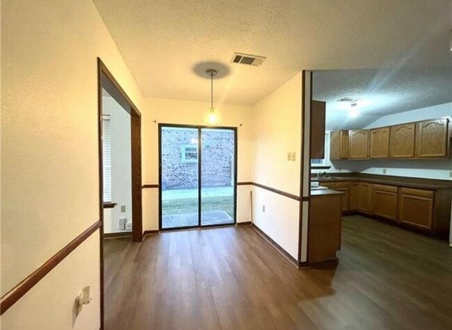 Building Photo - 215 Dunleith Dr