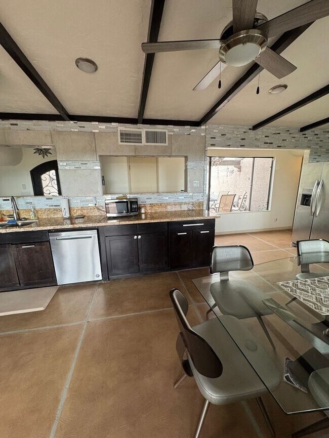 Foto del edificio - Stunning 2-Story Home!