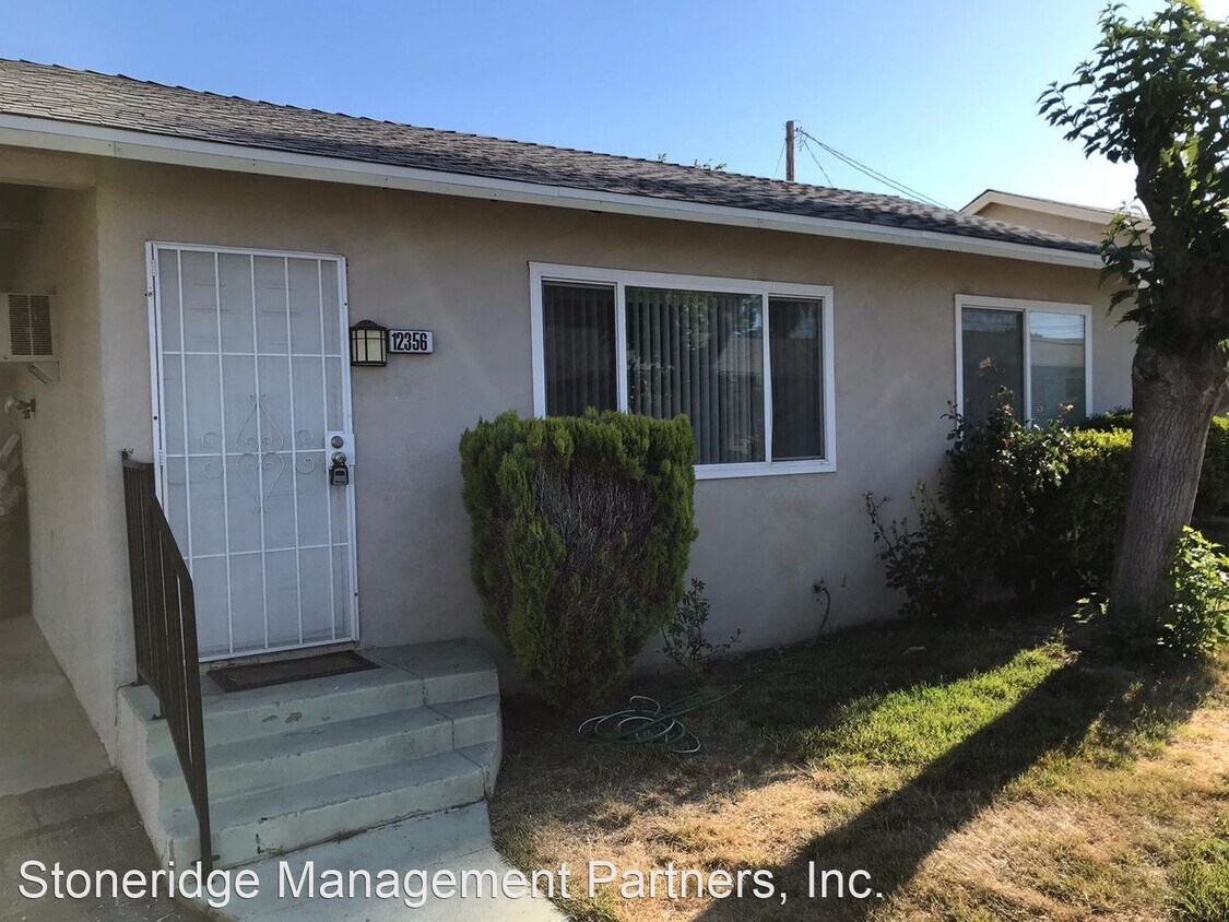 Foto principal - 12350-12382 5th St