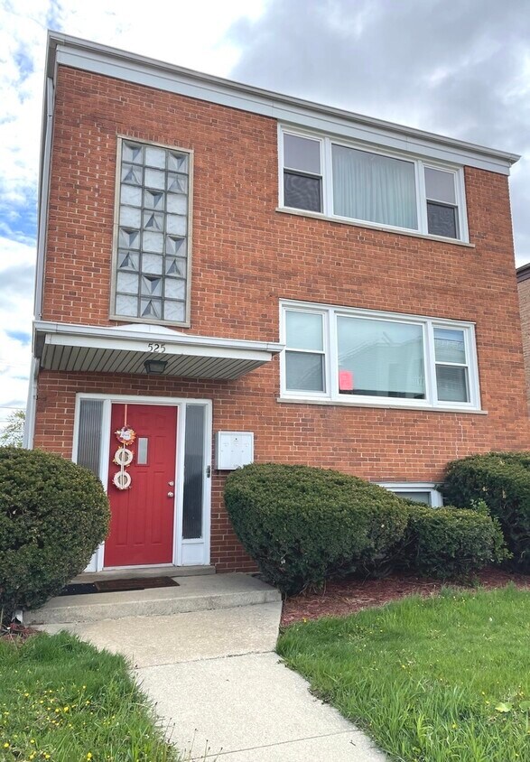 525 25th Ave Unit 1, Bellwood, IL 60104 Condo for Rent in Bellwood