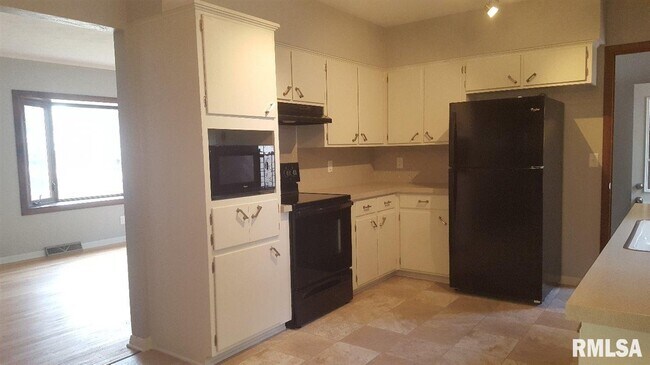 Foto del edificio - 2732 W High St