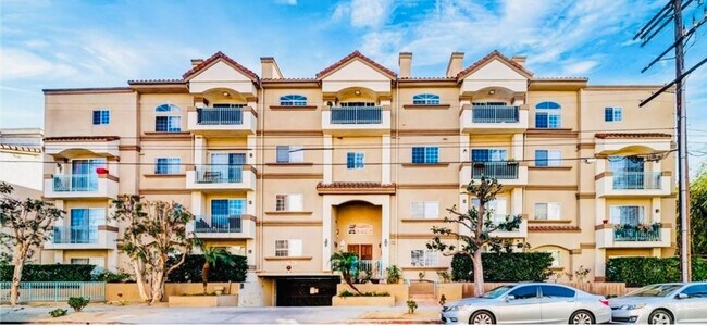 Foto del edificio - 10626 Valley Spring Ln