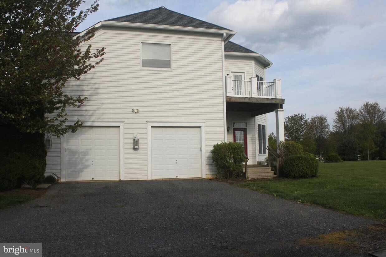 Primary Photo - 6110 Holter Rd