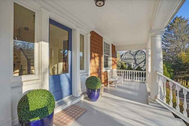 Building Photo - 155 Claremont Rd