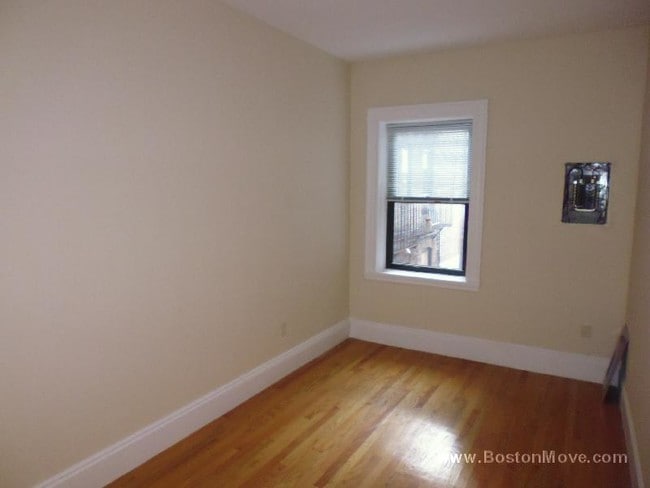 Building Photo - 907 Boylston St