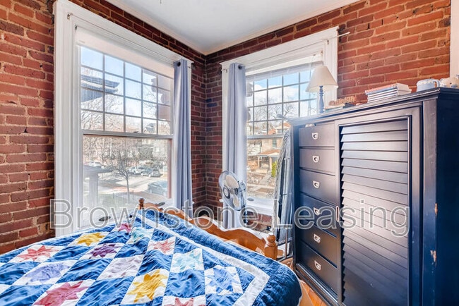 Foto del edificio - 1035 N Marion St