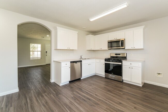Building Photo - 5534 Plantation Forest Dr