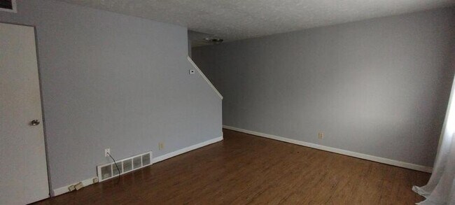Building Photo - 200 Dalepark Dr