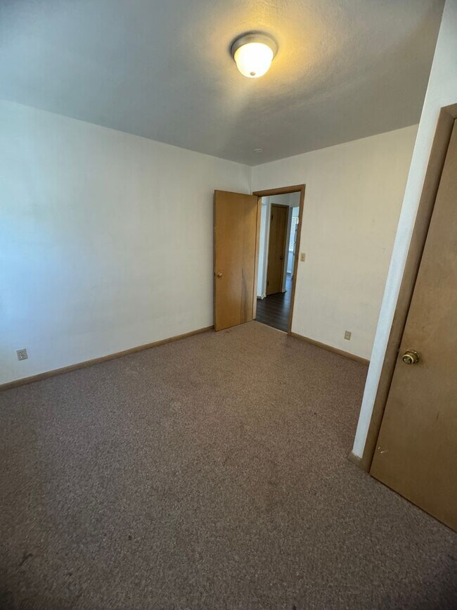 Building Photo - HM 2760/1101