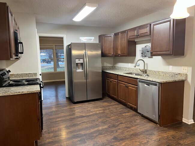Building Photo - 120 Harwell Ln