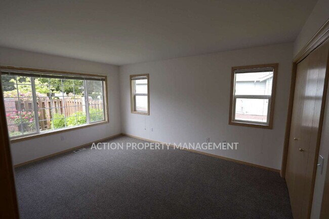 Foto del edificio - 2 bed + office, 2 bath, 2 car garage condo in Sunland