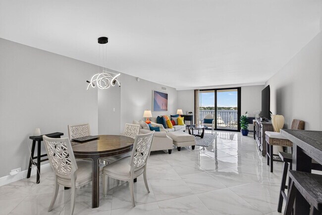 Foto del edificio - 1208 Marine Way