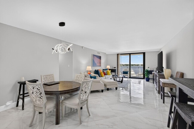 Building Photo - 1208 Marine Way