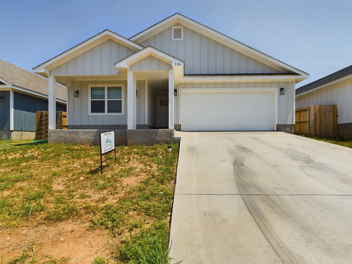 116 Feather Way, Fredericksburg, TX 78624 House Rental in