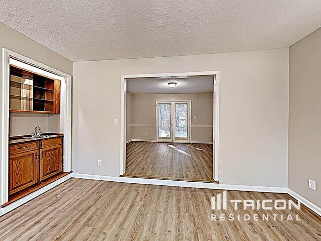 Foto del edificio - 5909 Edinborough Dr