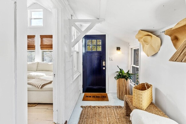 Building Photo - 144 Powell Ave