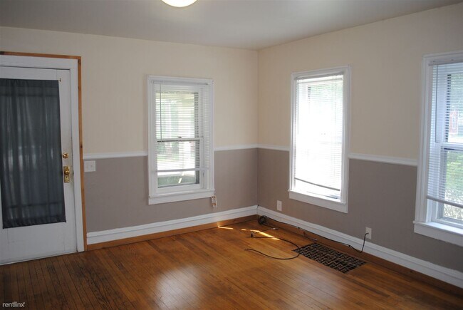 Foto del edificio - 1 br, 1 bath Duplex - 502 Locust St