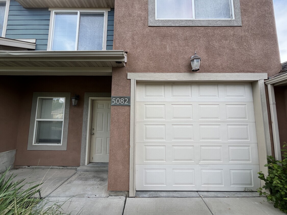 Foto principal - 5082 W Wind Rock Ln