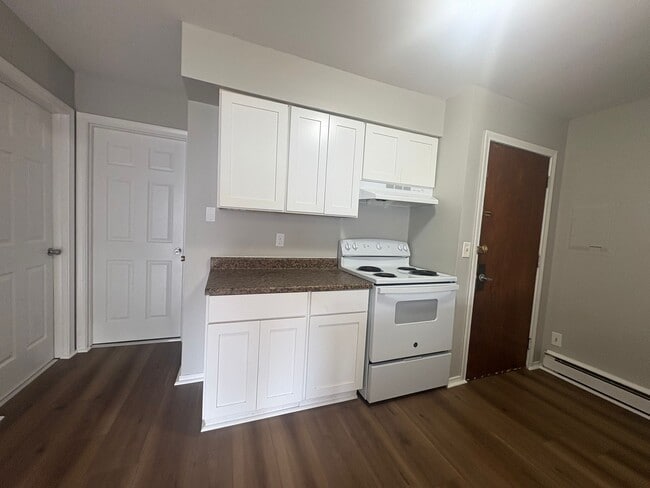 Foto del edificio - 220 Glen Haven Rd