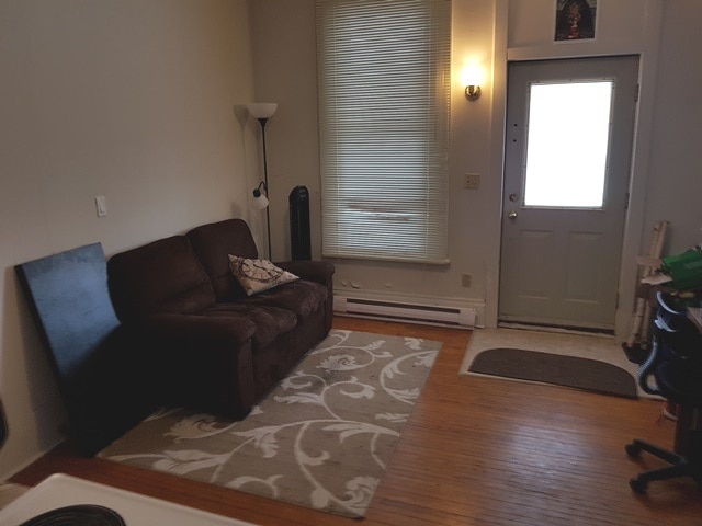 Building Photo - 394 Brock St