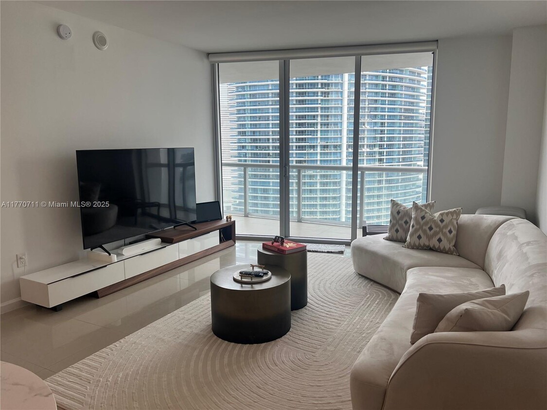 Primary Photo - 475 Brickell Ave