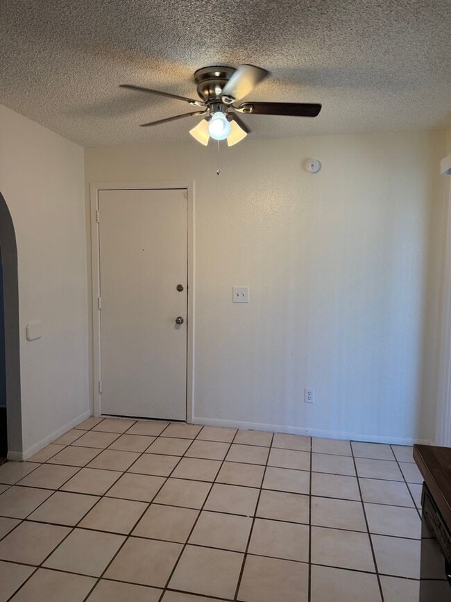 Foto del edificio - REMODELED 3 Bed/2Bath single family home w...