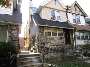 Building Photo - 422 E Roosevelt Blvd