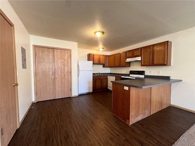 Building Photo - 526 Sadie Ln