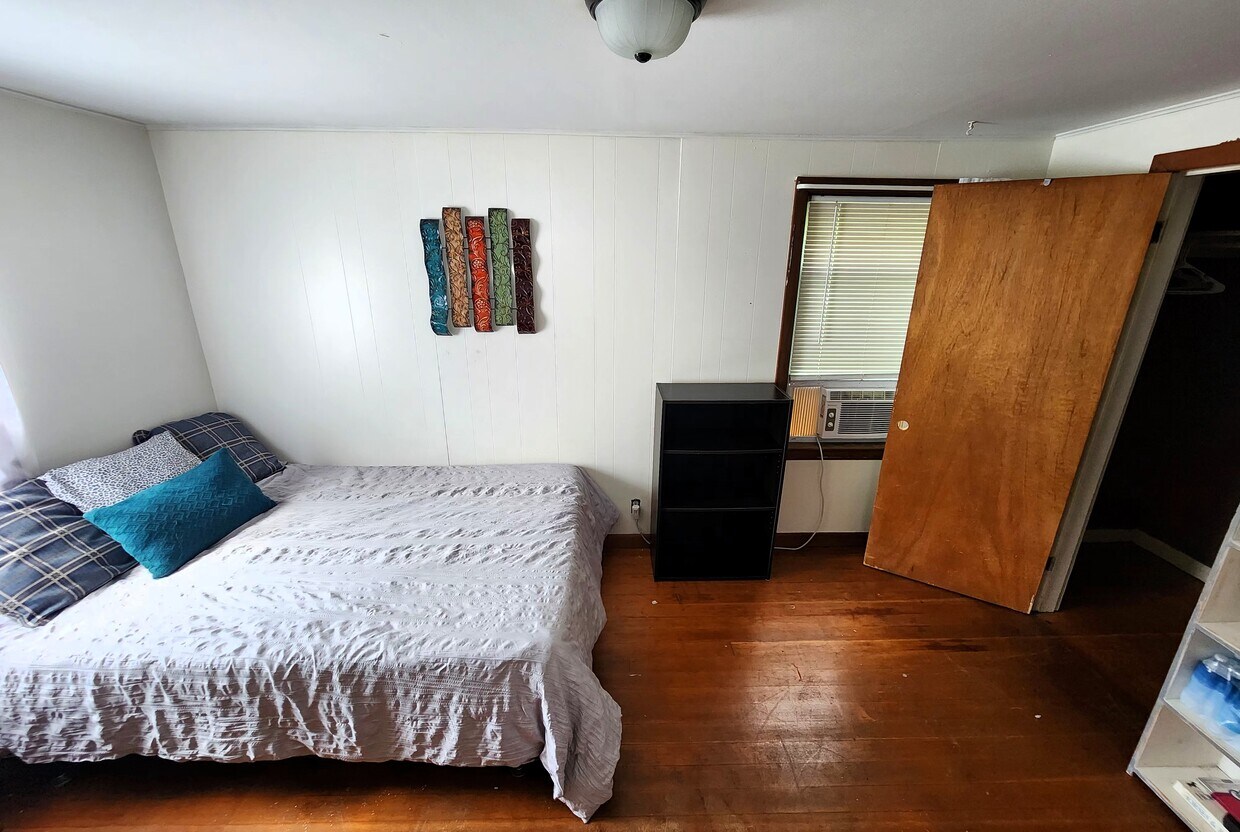Primary Photo - 138 Harrison St