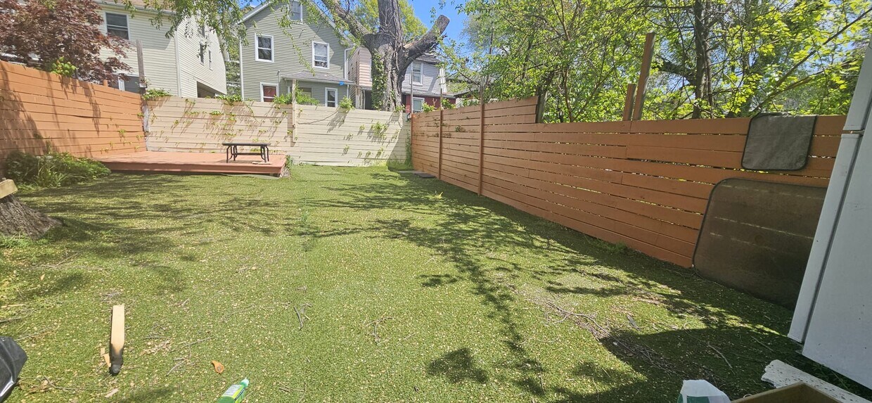 Primary Photo - 233 Gordon St