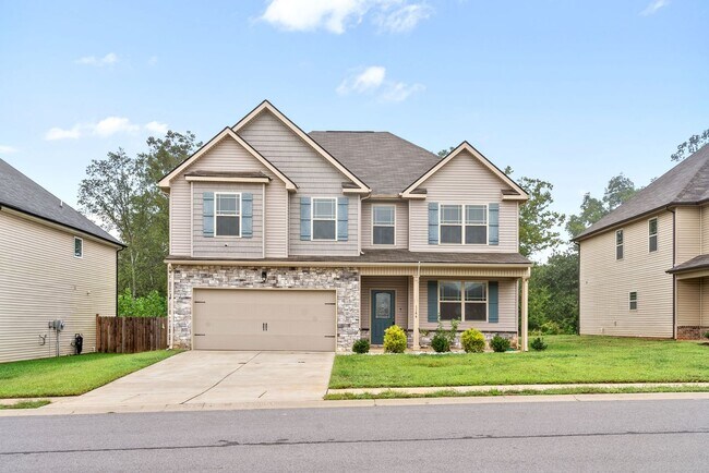 Building Photo - Pet Friendly Five Bedroom!