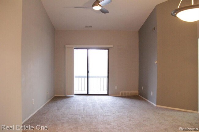 Foto del edificio - 21960 Indian Creek Dr