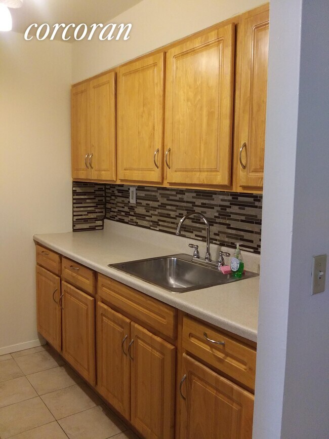 Foto del edificio - 233 E 110th St