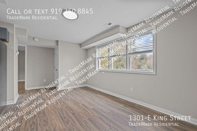 Building Photo - 1301 King St