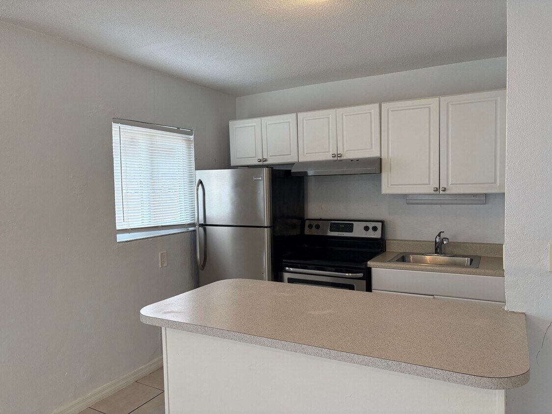 Foto principal - 709 SW 13th Ave
