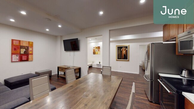 Building Photo - 731 S Rampart Blvd