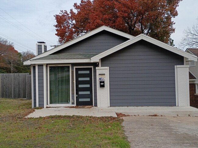 Foto del edificio - Room in House on W Brooklyn Ave