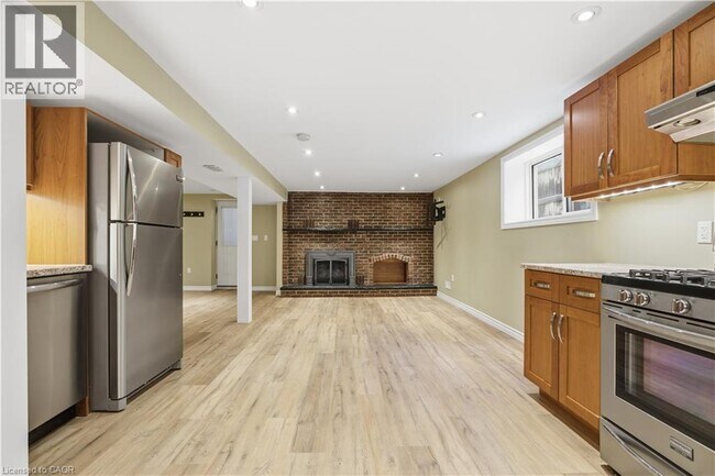 Photo du bâtiment - 41 Broken Oak Crescent