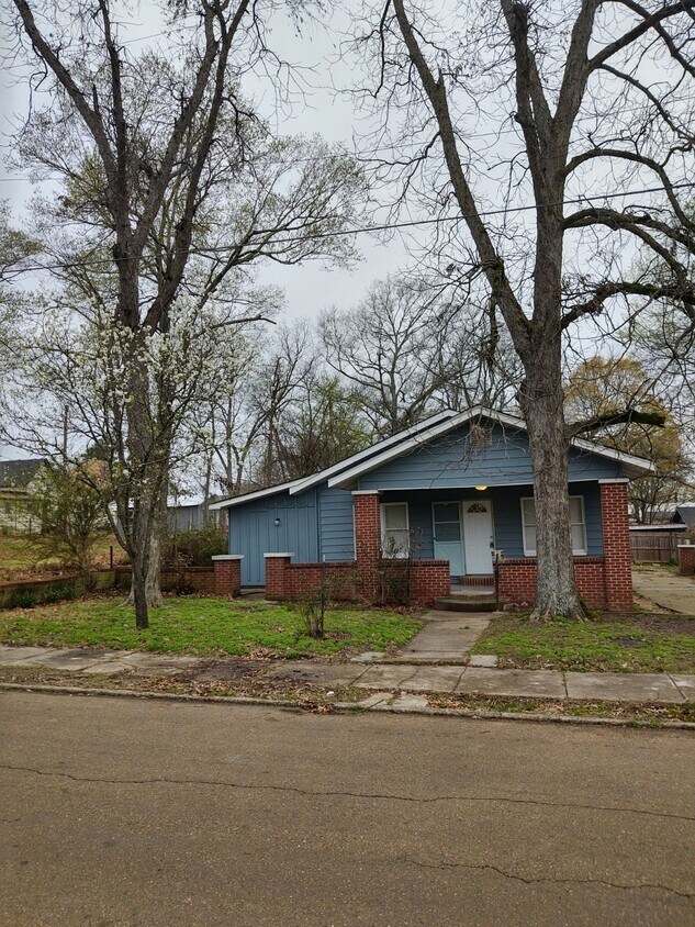 Foto principal - 308 Hardy Ave