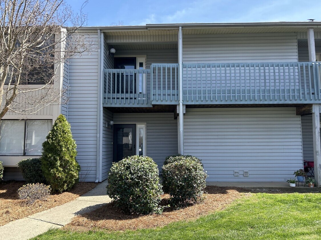 Primary Photo - Beautiful 2/2 Condo in Carmel Village