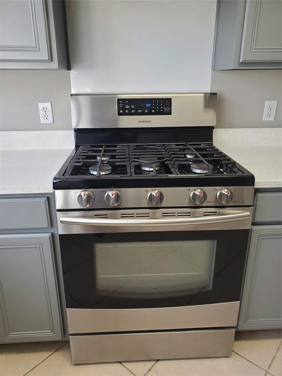 Foto del edificio - 719 Birch Brook Ln
