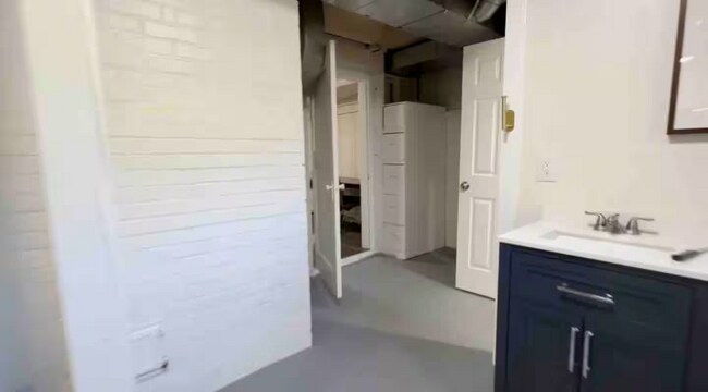 Building Photo - 8542 S 121st St