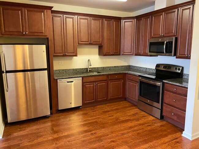 Kitchen - 5805 JEFFERSON St