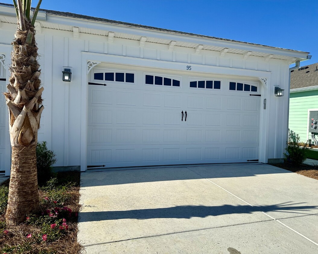 Primary Photo - Gorgeous Home with a Private Pool Ready to...