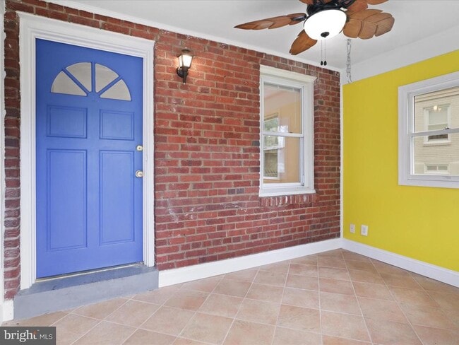 Building Photo - 2614 Jefferson Dr