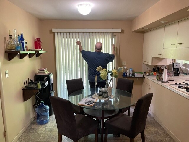 Foto del edificio - 1555 Rosemary Ln