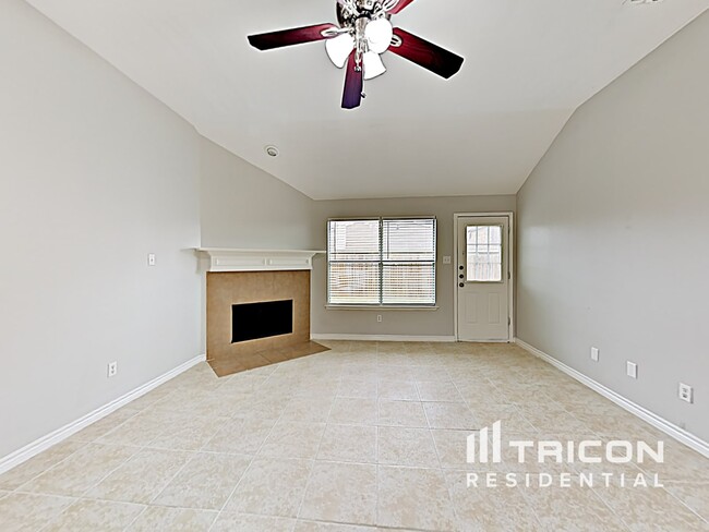 Building Photo - 102 Drycreek Dr