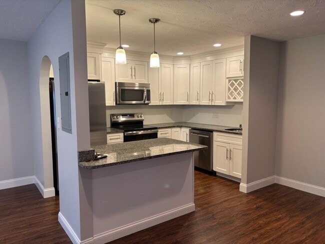 Building Photo - 500 Fellsview Ter